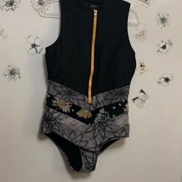 Roxy Pop Surf One Piece - L - Picture 10 of 11